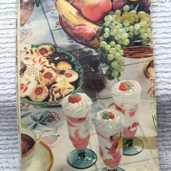 JEWISH KOSHER DAIRY COOKBOOK VINTAGE 1937 - Picture 2 of 8